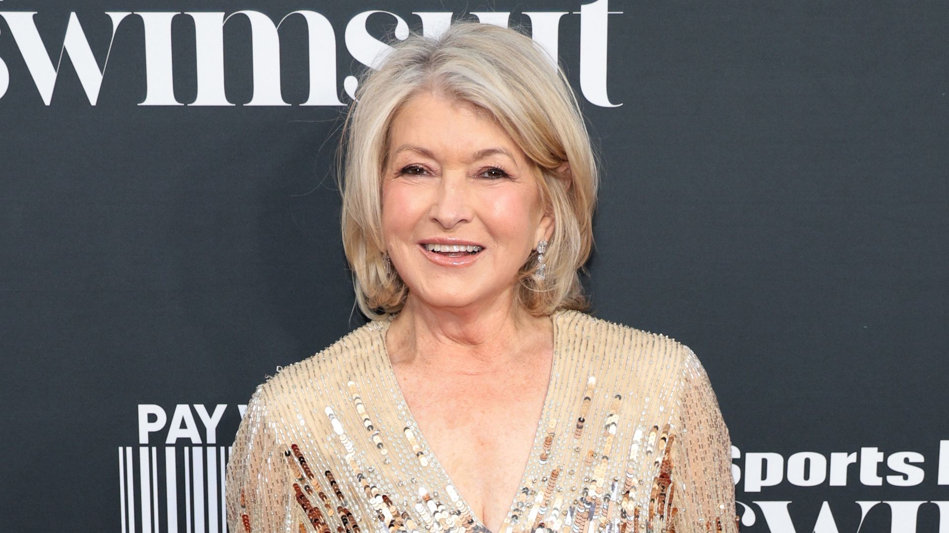 Martha Stewart, 81, rocks Princess Kate's gold Bond dress and she(01)