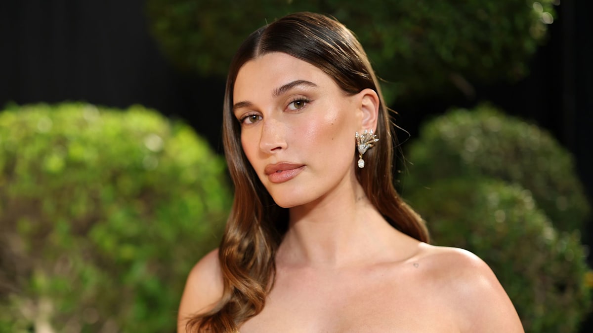 Hailey Bieber's £26 plunging crop top and jeans combo is an affordable spring dream