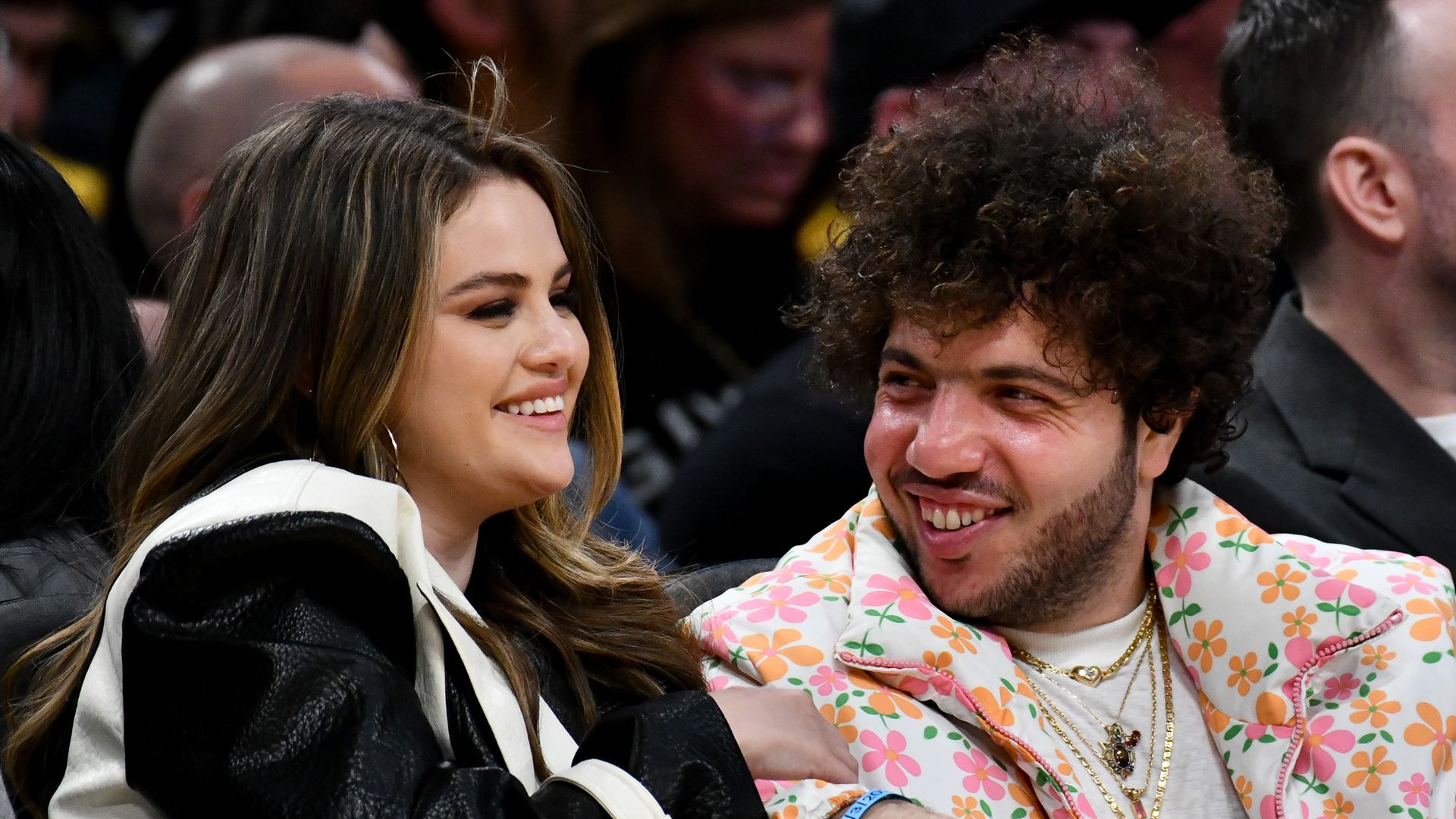 Selena Gomez And Benny Blanco Look So Loved Up During Basketball Date ...