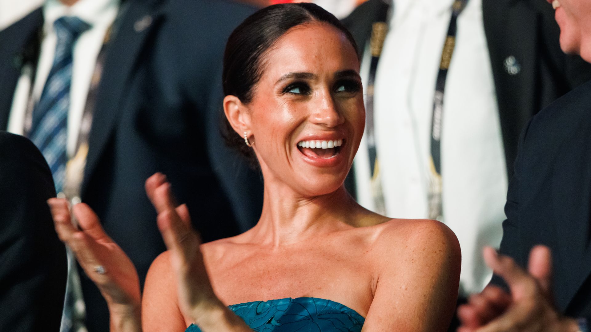 Meghan Markle clapping