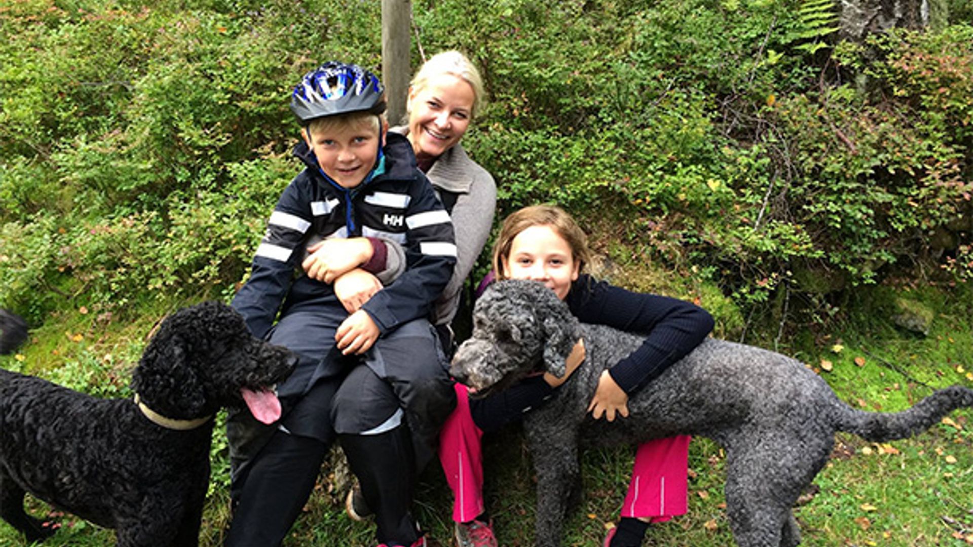 mette marit and dogs 