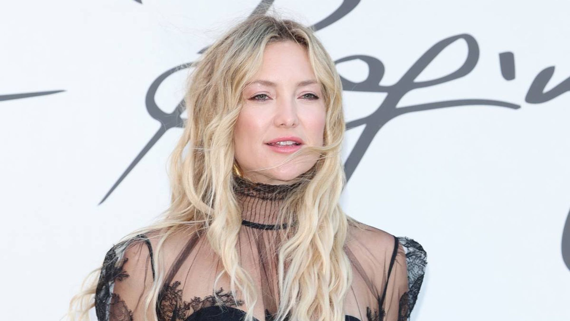 kate hudson knives out premiere toronto red gown