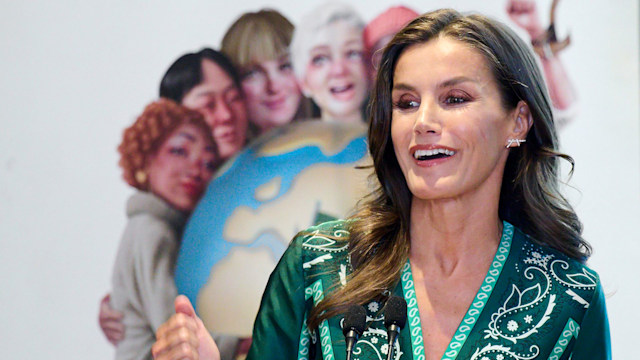 Queen Letizia raps on World Mental Health Day