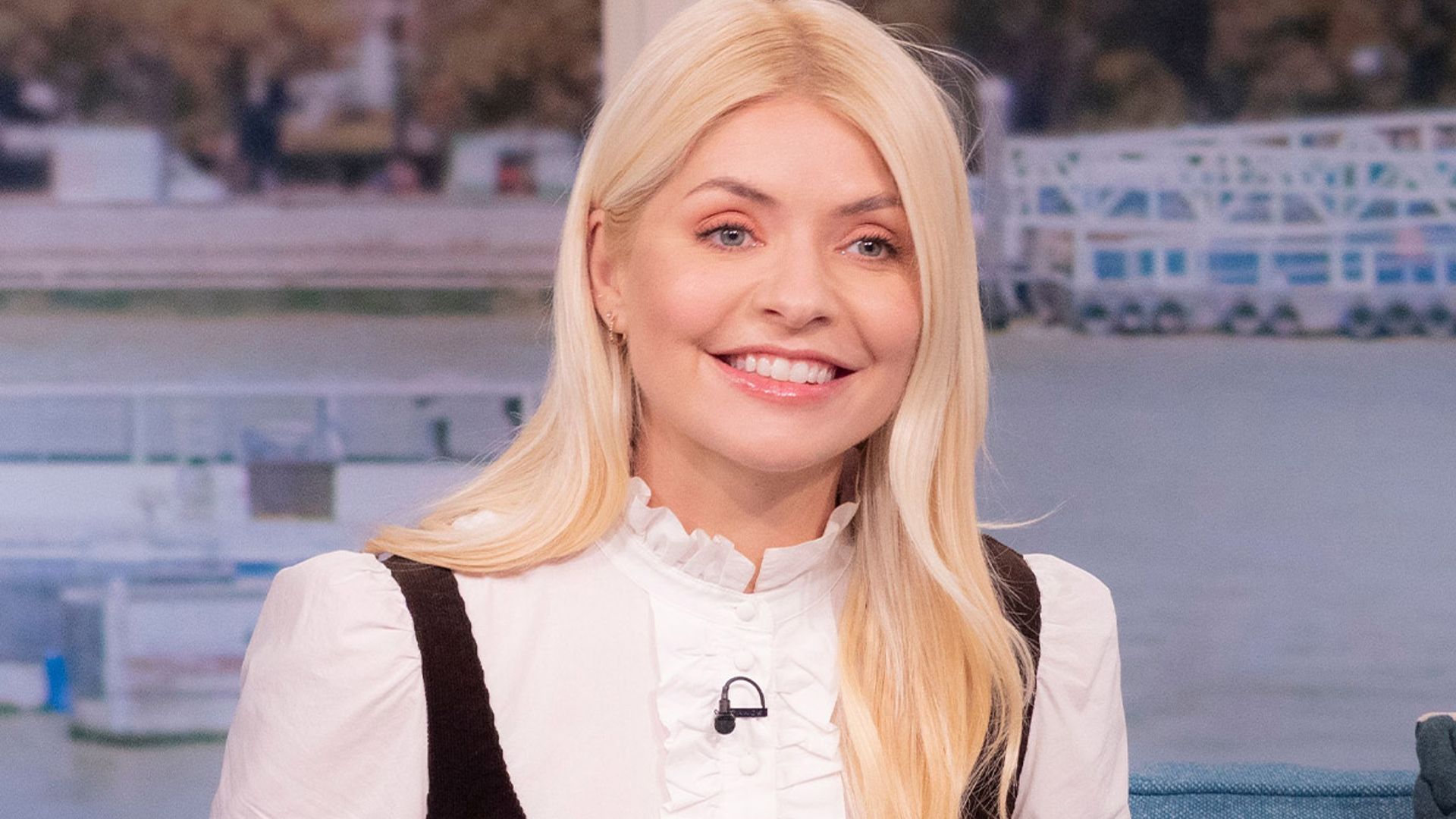 holly willoughby door transformation