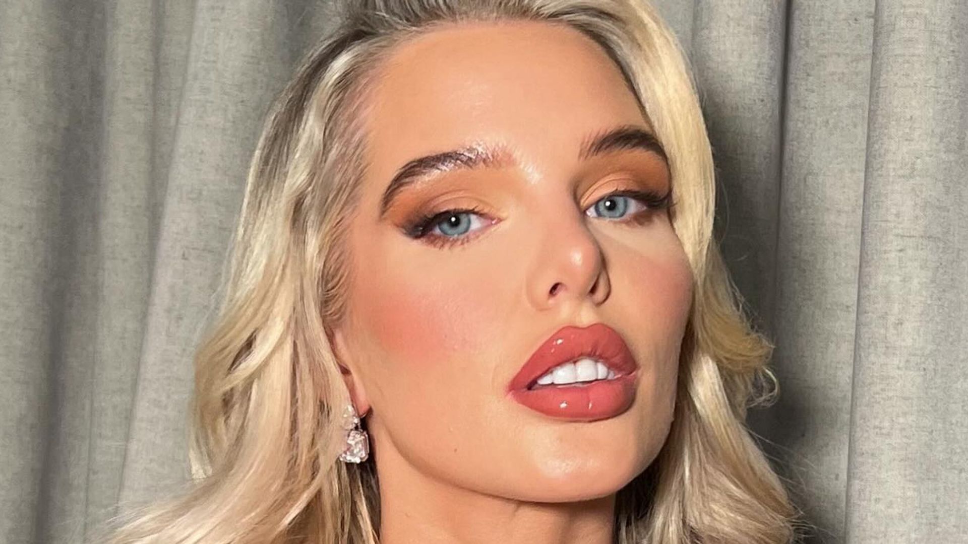 Helen Flanagan’s dress hack on Celebs Go Dating will change your life