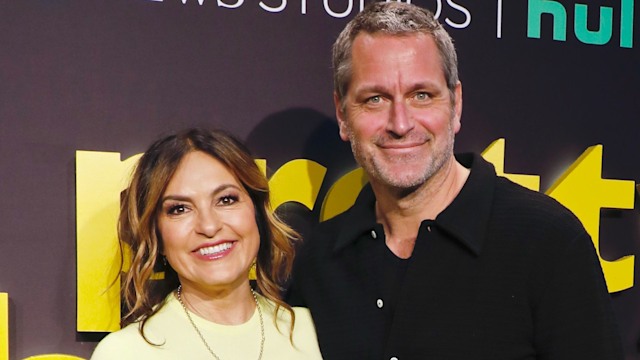 mariska hargitay peter hermann smiling red carpet