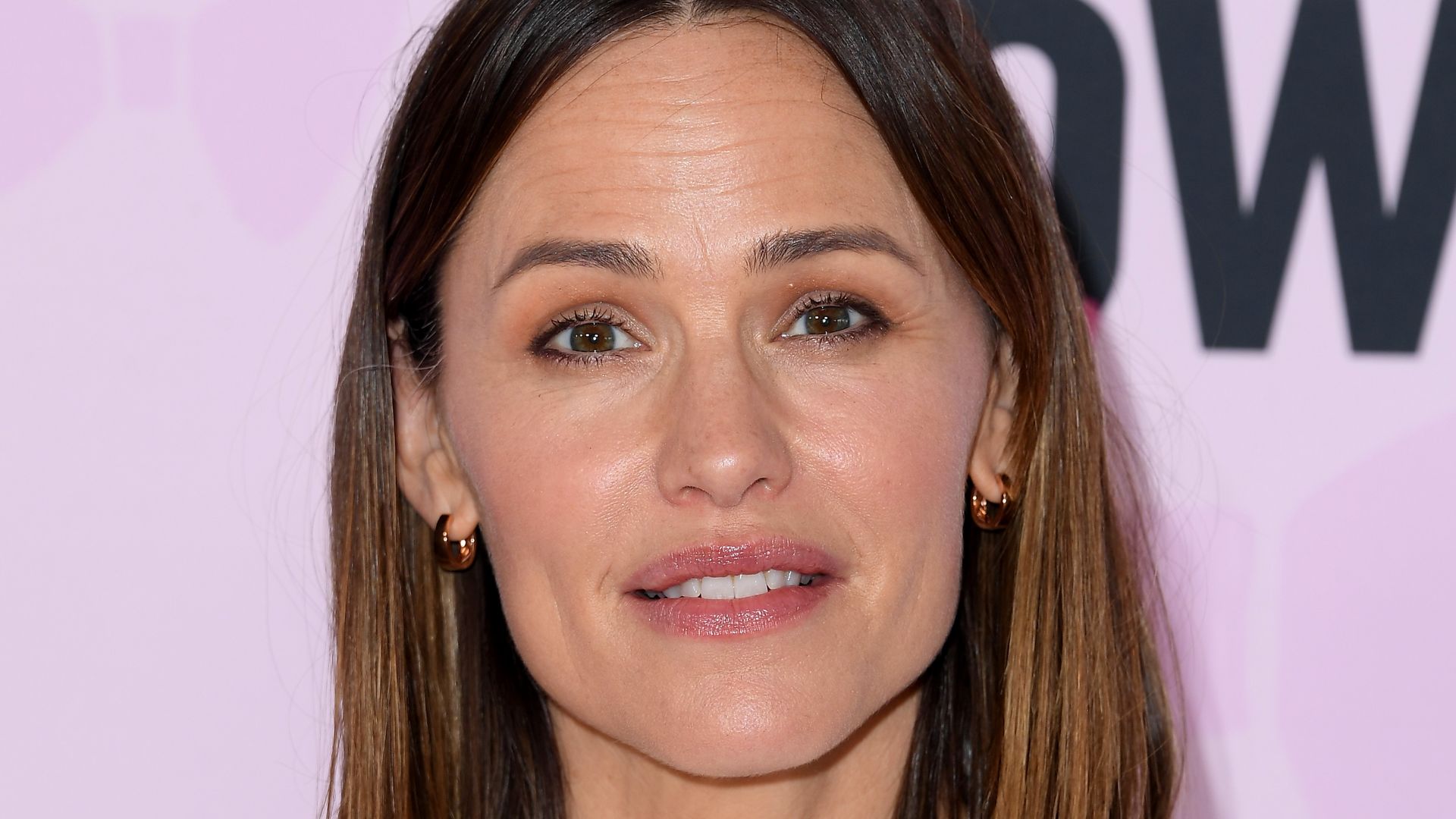 Jennifer Garner wishes her ex boyfriend a happy birthday with an incredible throwback picture
