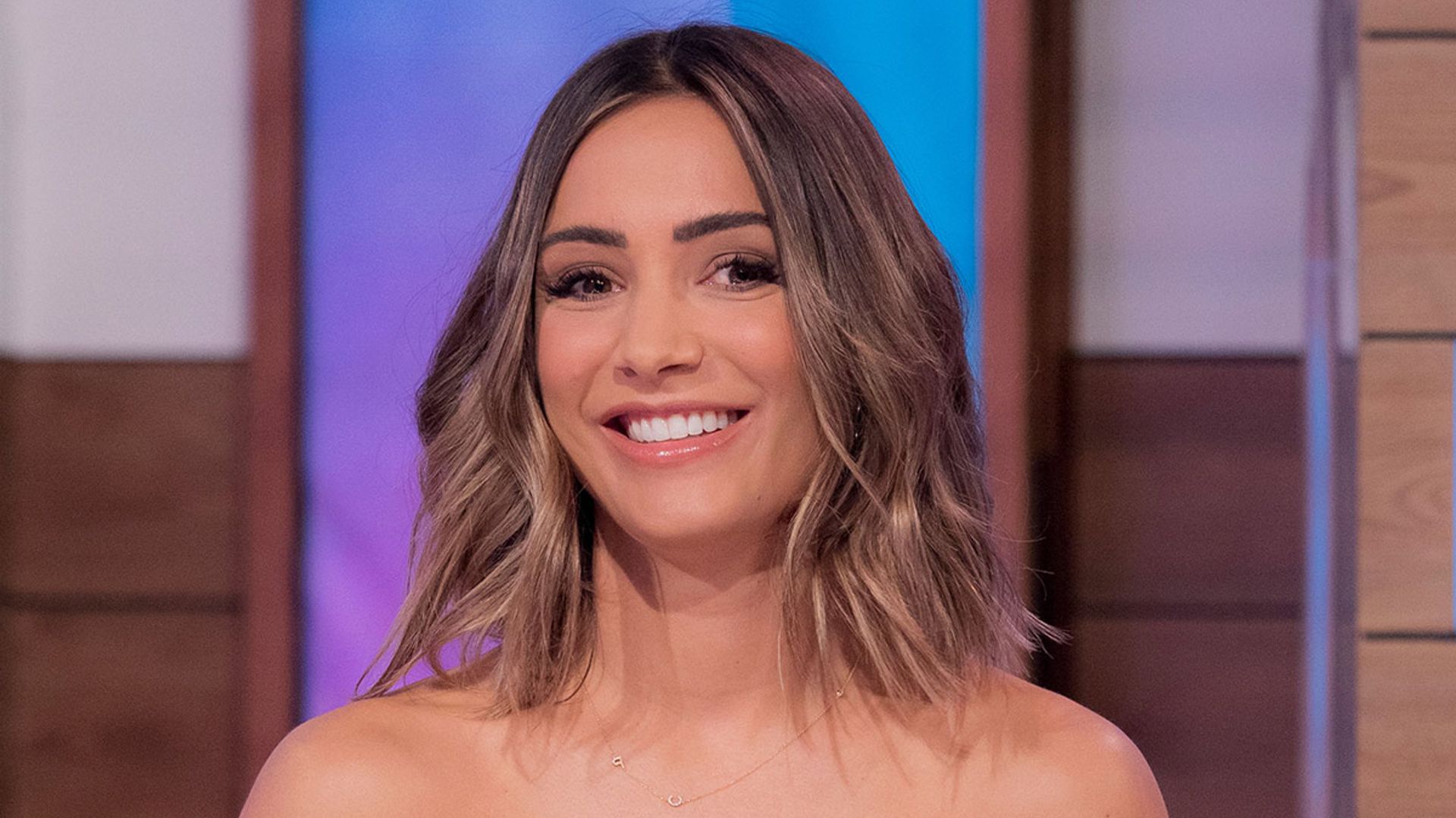 Loose Women's Frankie Bridge turns the heart up in slinky top with ...