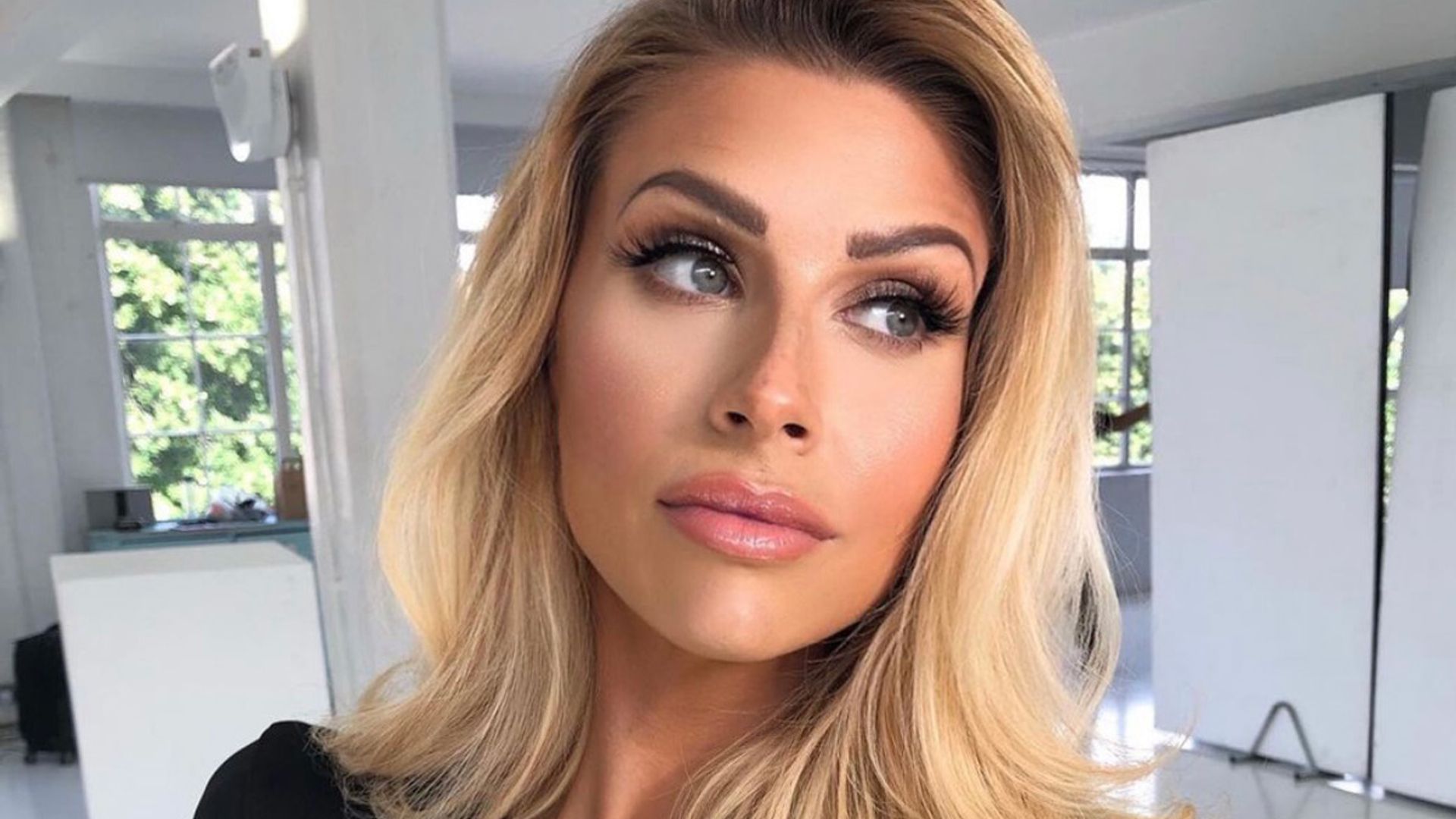 Mrs Hinch rocks ultra glam Karen Millen dress as she joins bestie Stacey Solomon