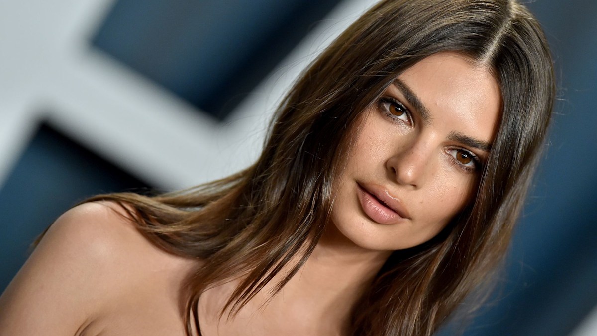 Emily Ratajkowski just sported an ‘NSFW print’ bikini while holidaying in Monaco