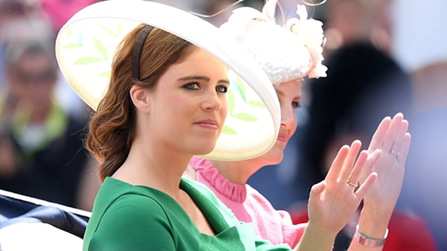 princess eugenie waving