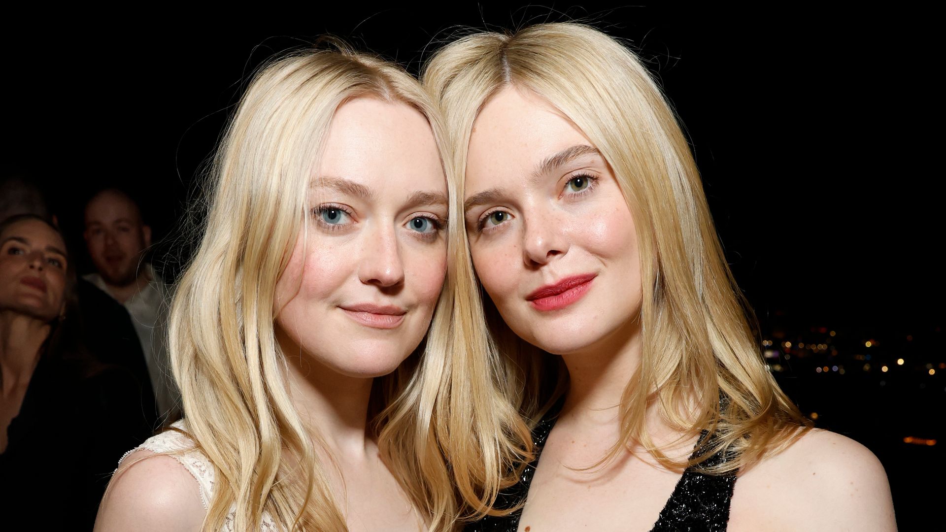 Elle Fanning and Dakota Fanning 