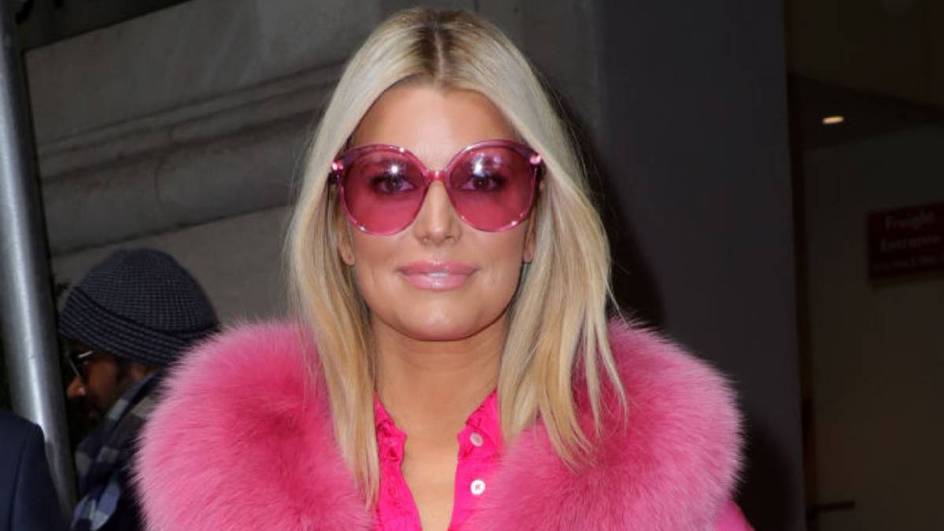 Jessica Simpson steps out looking thinner than ever in tight