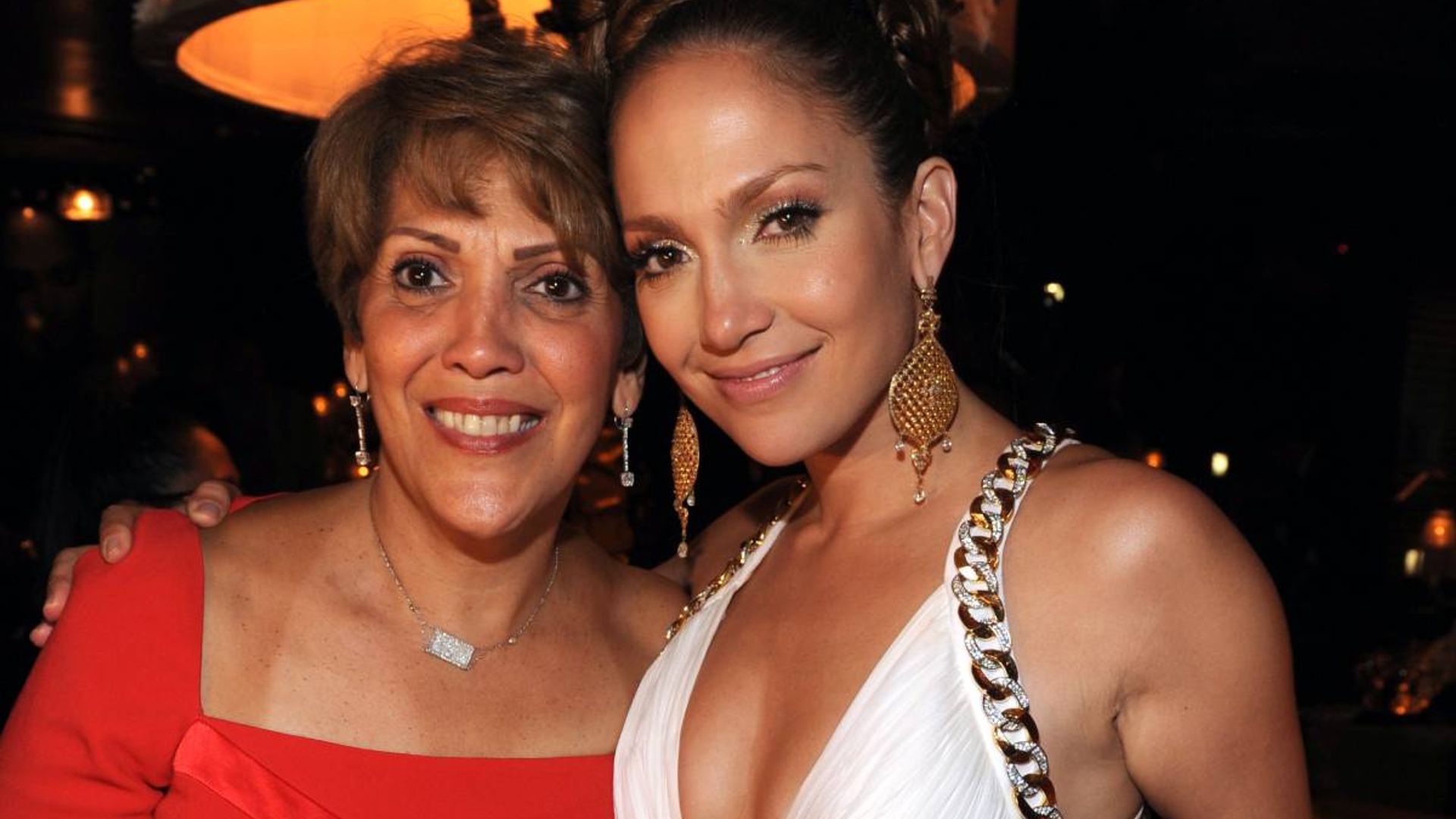 Jennifer Lopez's mother Guadalupe shows support for famous daughter in new photo