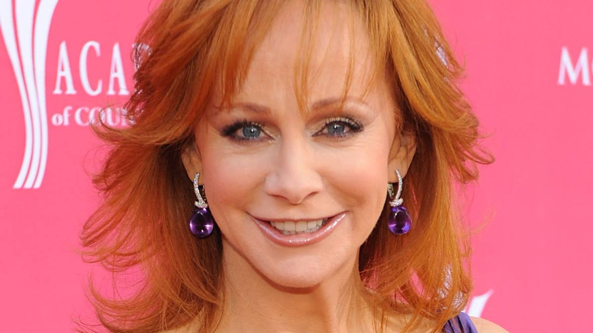 country star reba mcentire youthful appearance