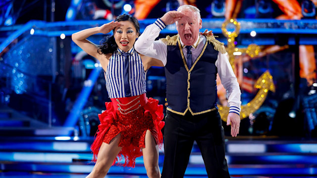 Nancy Xu and Les Dennis dancing a samba