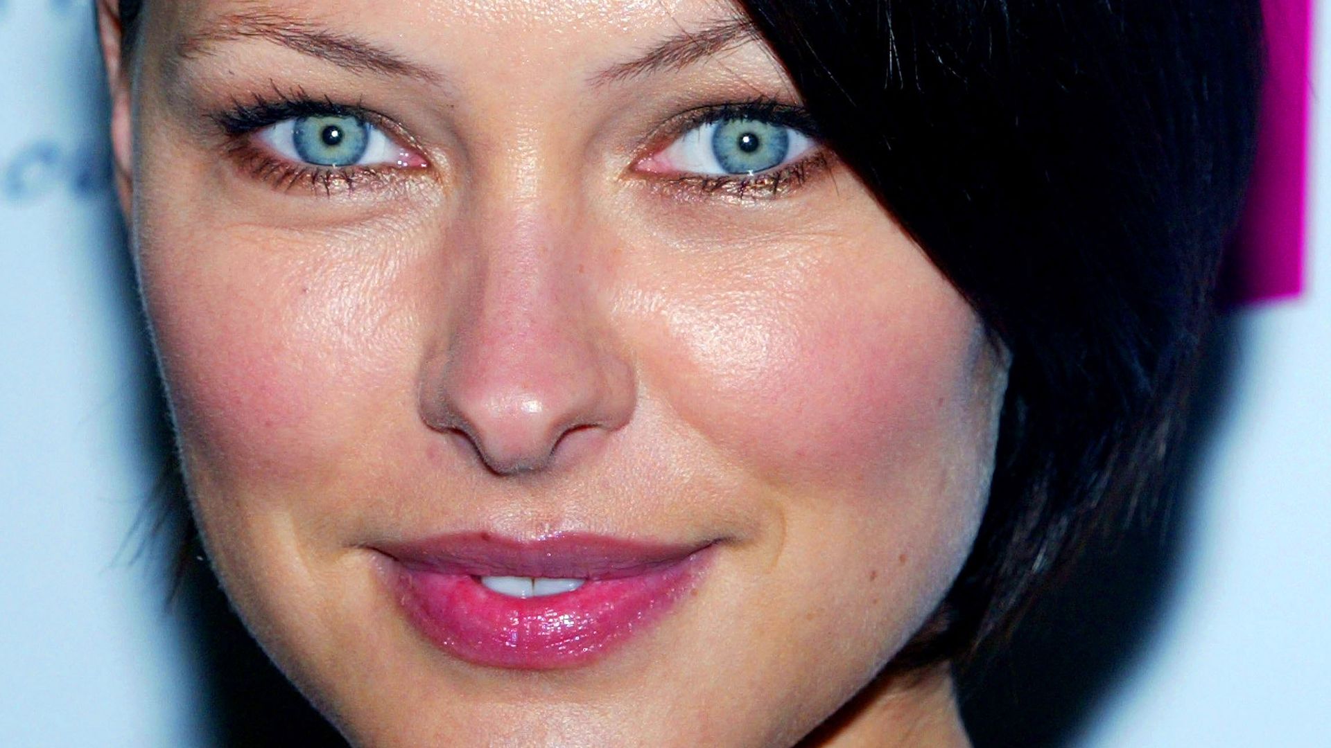 Emma Willis up close in 2008