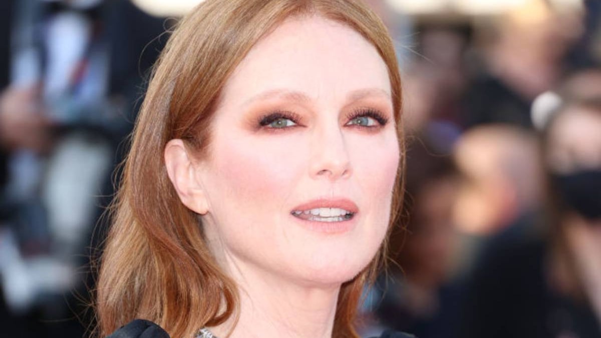 Julianne Moore 61 Leaves Fans In Disbelief With Head Turning New