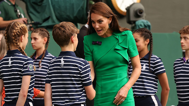 kate middleton shaking ball boy hand