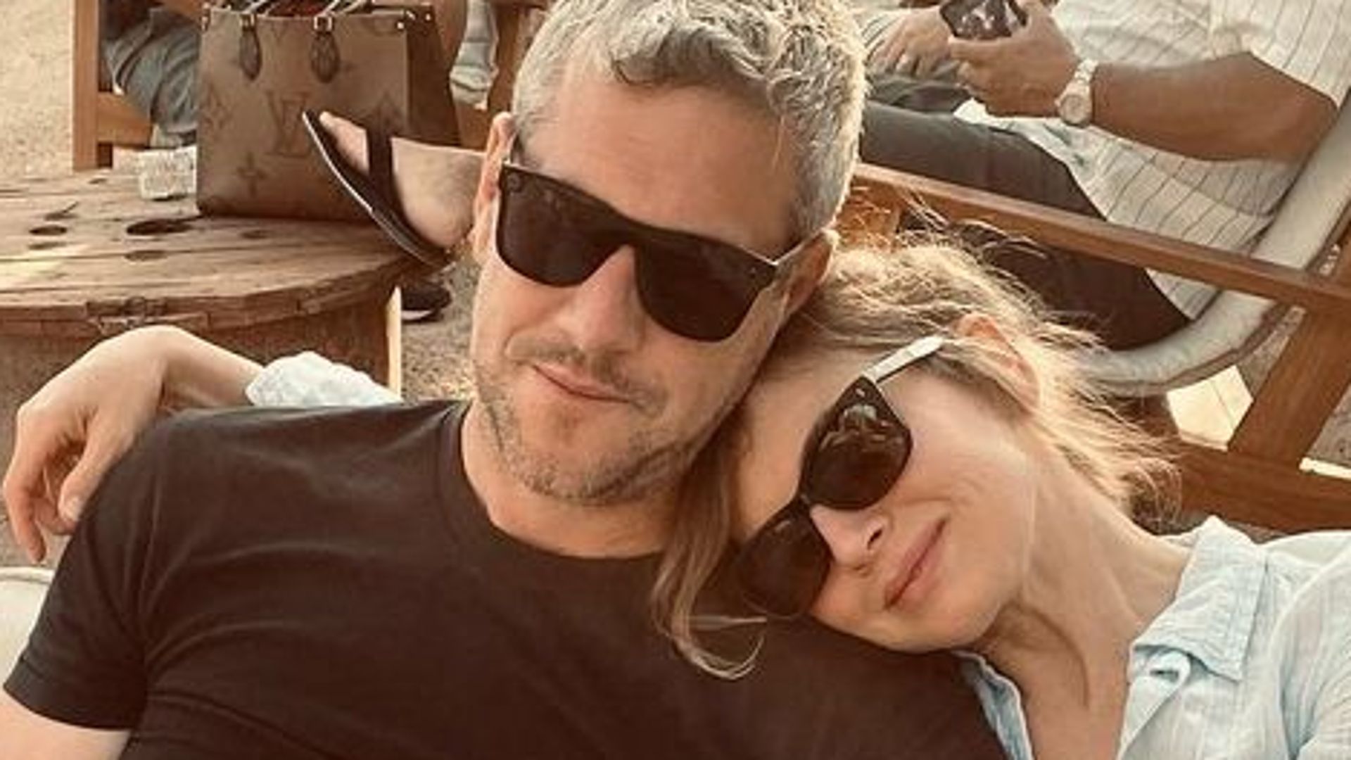 REnee Zellweger and Ant Anstead relax on the beach together