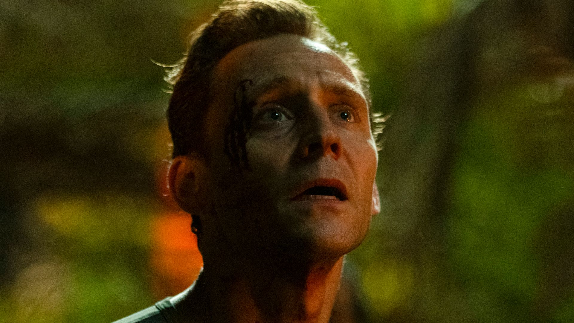 Jonathan Pine (Tom Hiddleston)