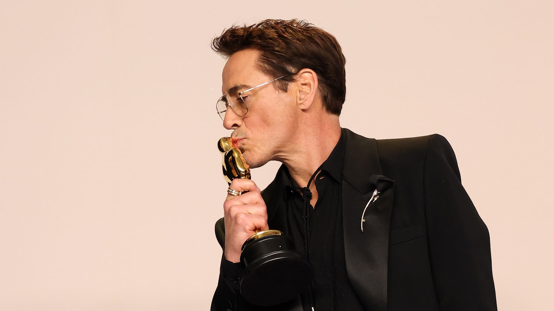 Robert Downey Jr., winner of the Best Actor in a Supporting Role award for âOppenheimerâ, poses in the press room during the 96th Annual Academy Awards at Ovation Hollywood on March 10, 2024 in Hollywood, California.