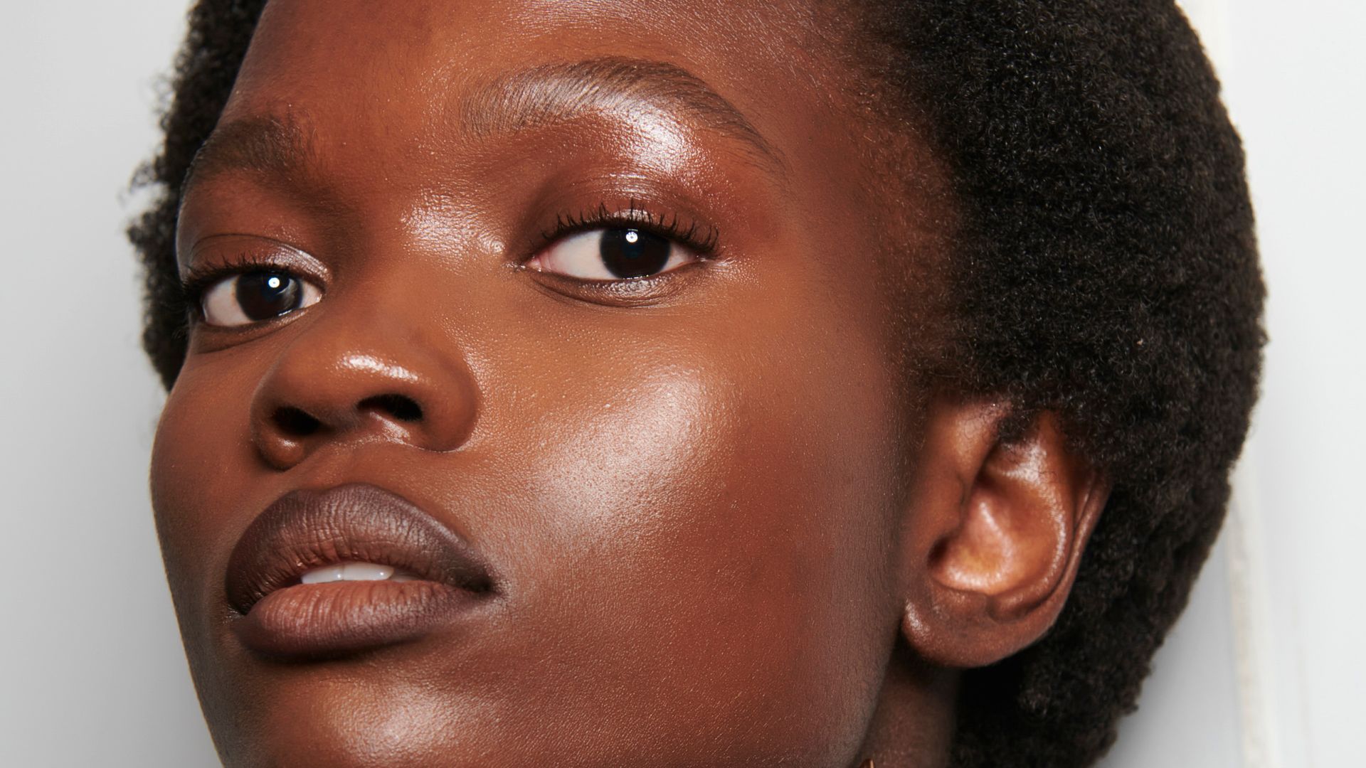 How to apply lip liner for a full, pillowy pout