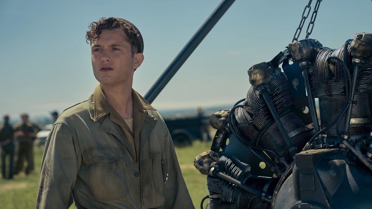 Rafferty Law talks following in famous dad Jude Law’s footsteps in rare