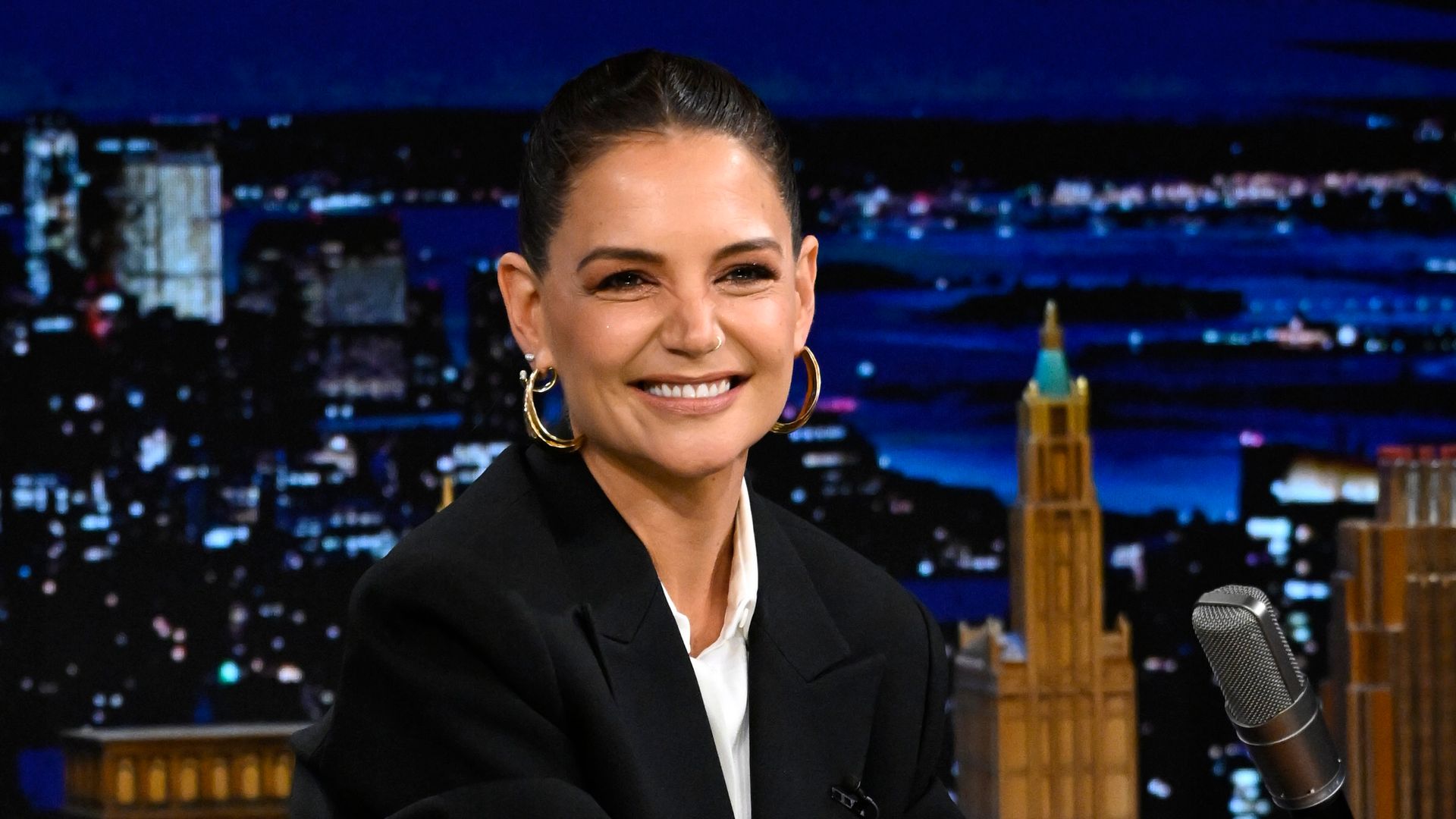 Katie Holmes Debuts Wild Natural Hair Transformation In Black Leather Outfit Hello 