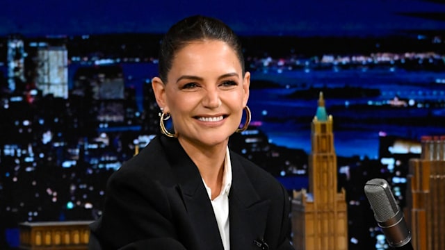 katie holmes on tonight show starring jimmy fallon