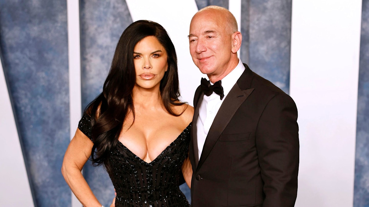 Shirtless Jeff Bezos turns up the heat in fiancée Lauren Sánchez’s photo from luxe yacht