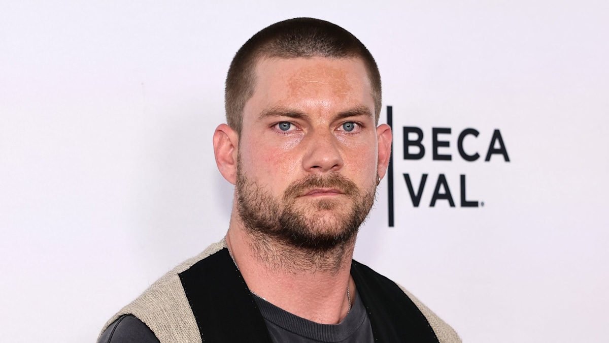The Waterfront's handsome Jake Weary has a very famous soap star mom