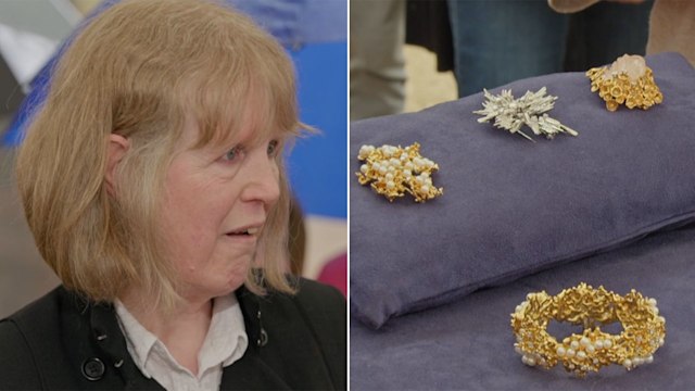 Antiques Roadshow seller shocked, and a photo of her jewellery collection