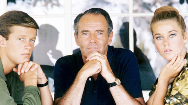 American actors Henry Fonda (1905 - 1982, centre), his son Peter Fonda and daughter Jane Fonda, circa 1963