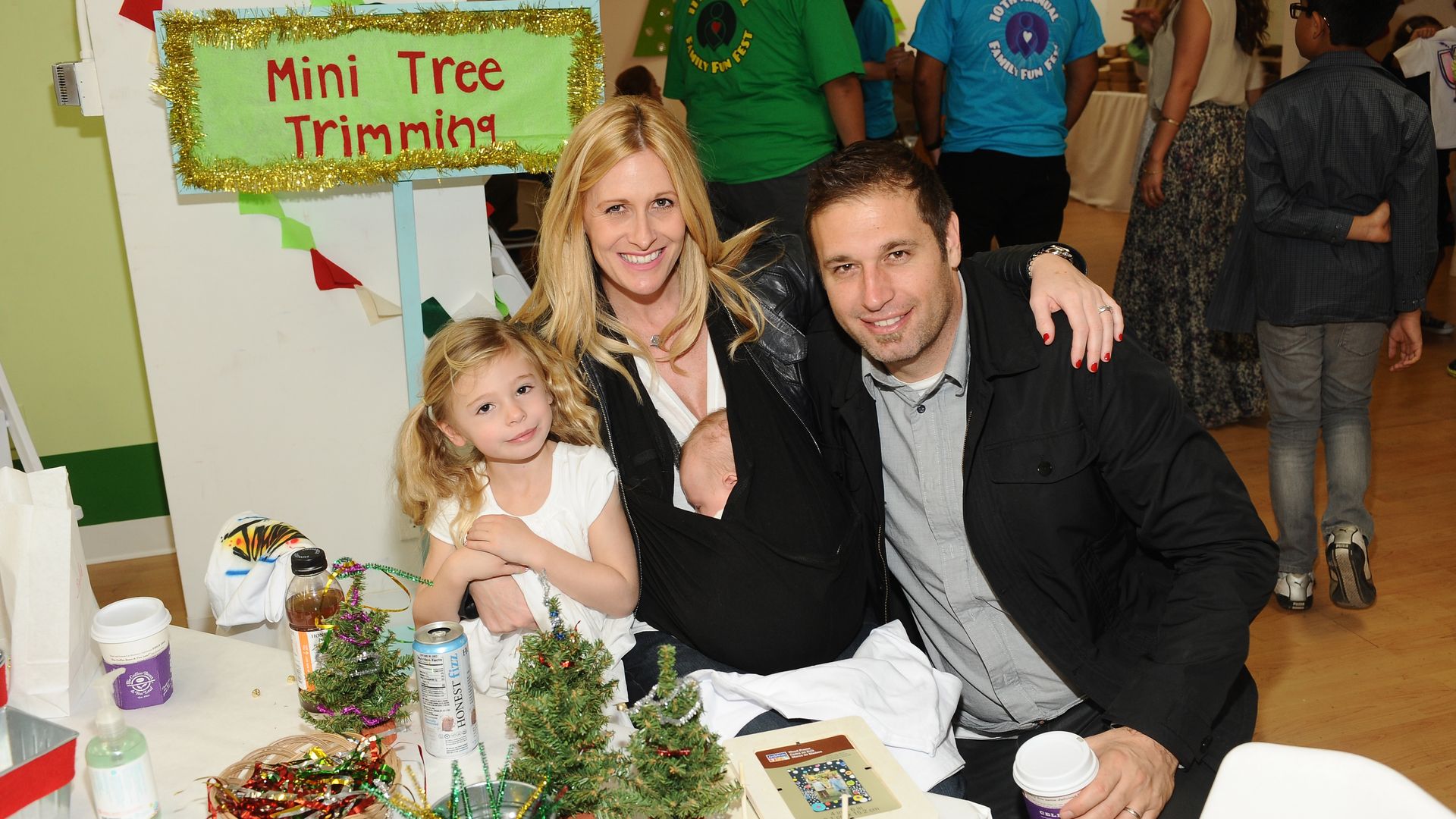 Gwen's brother Todd Stefani with his wife and their two children in 2013