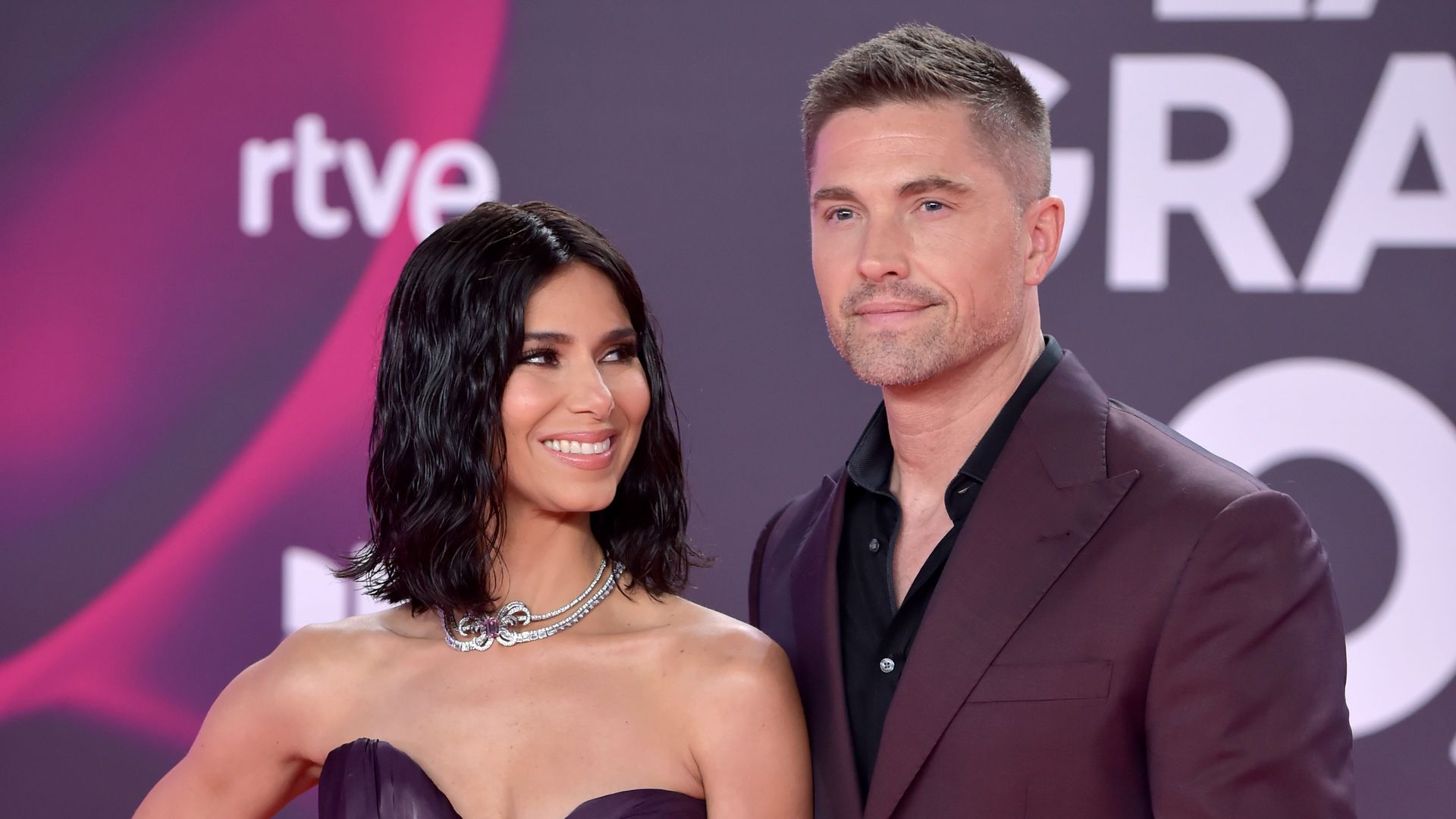 Eric Winter and Roselyn Sanchez look loved up at star-studded Palm Republic rum event 