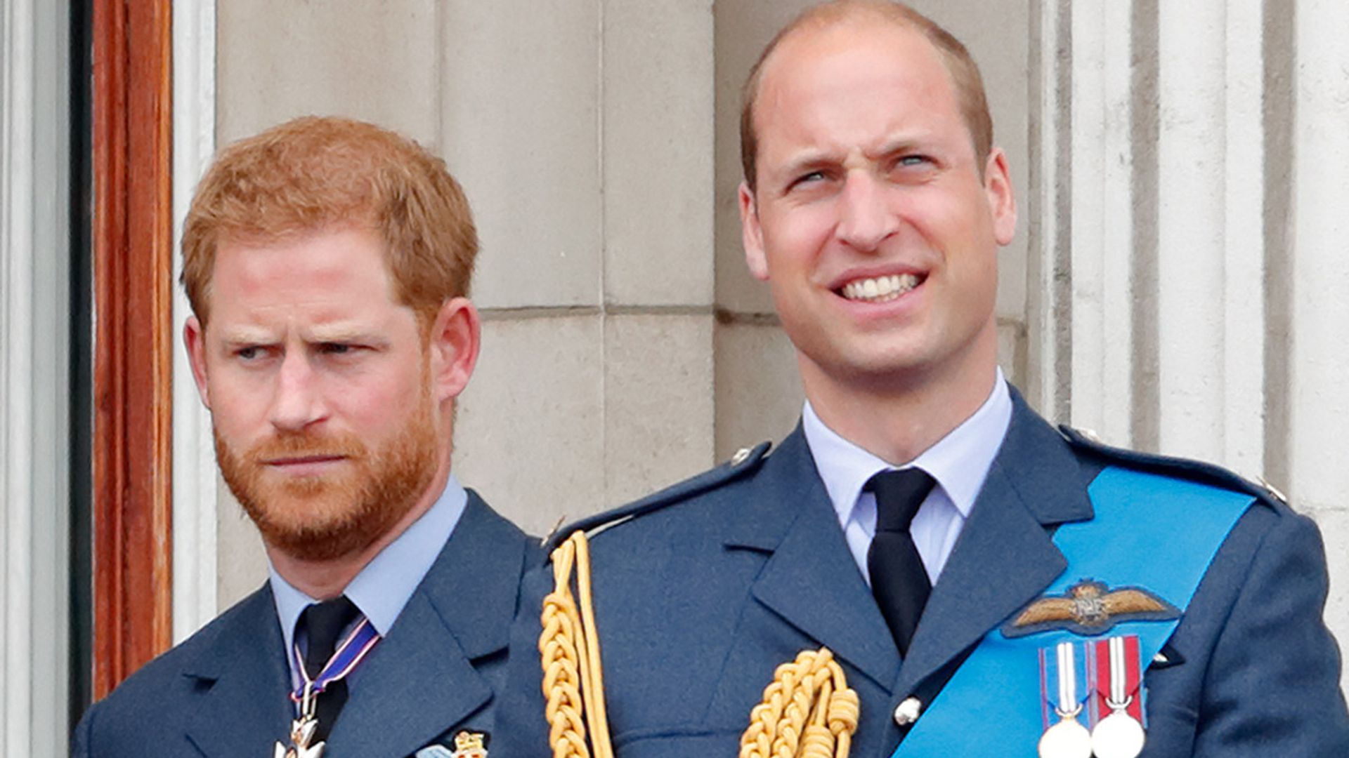 prince harry and prince william on balcony