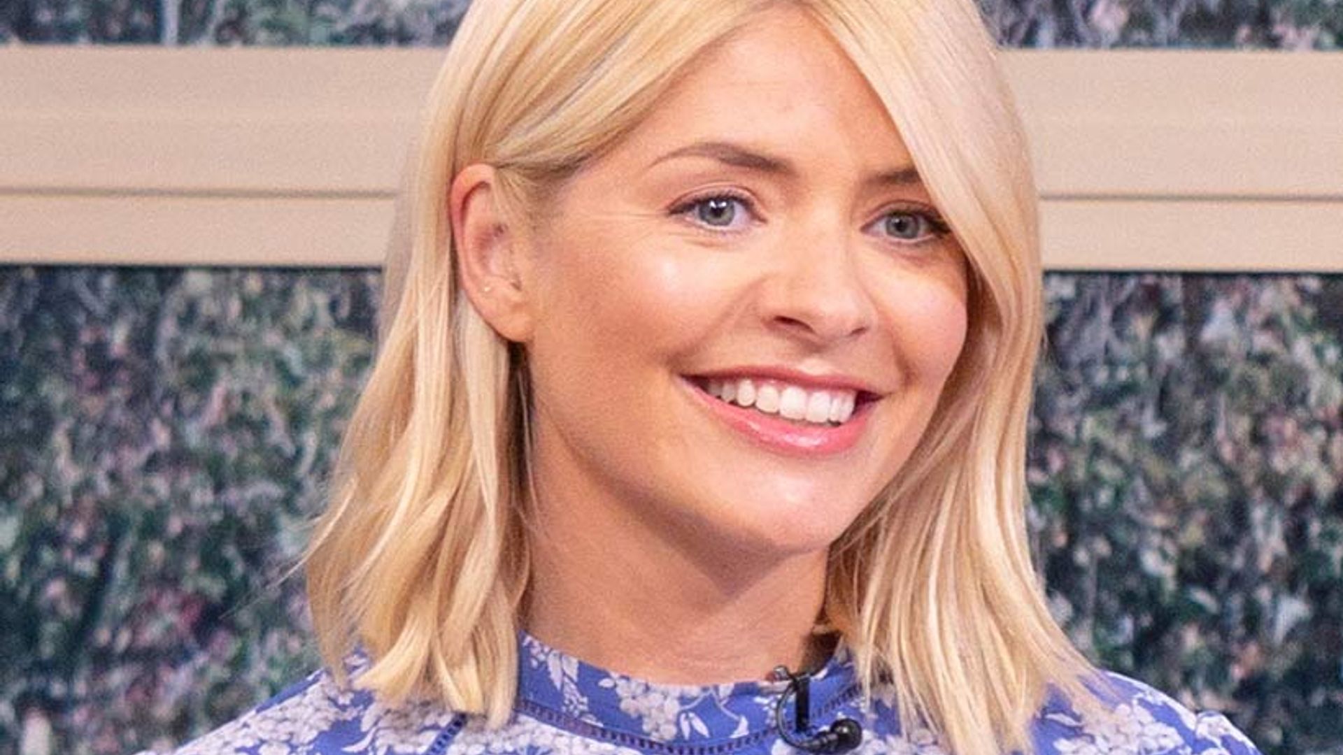 holly willoughby yellow top