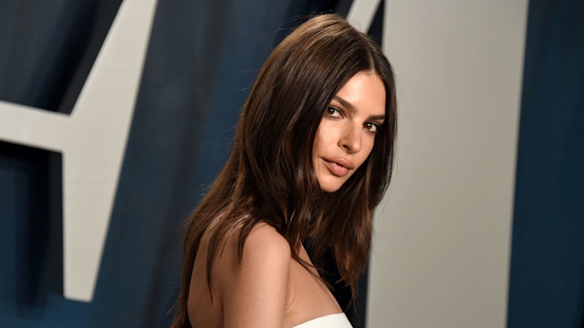 Emily Ratajkowski attends the 2020 Oscars Party 