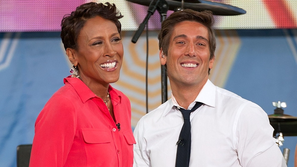 ABC's David Muir receives very special honor alongside GMA co-anchor ...