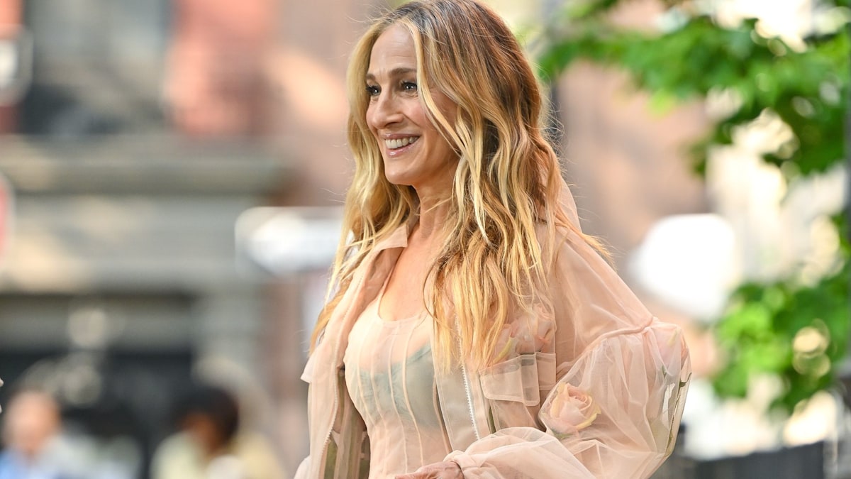 Sarah Jessica Parker copies two UK movie stars with viral see-through dress