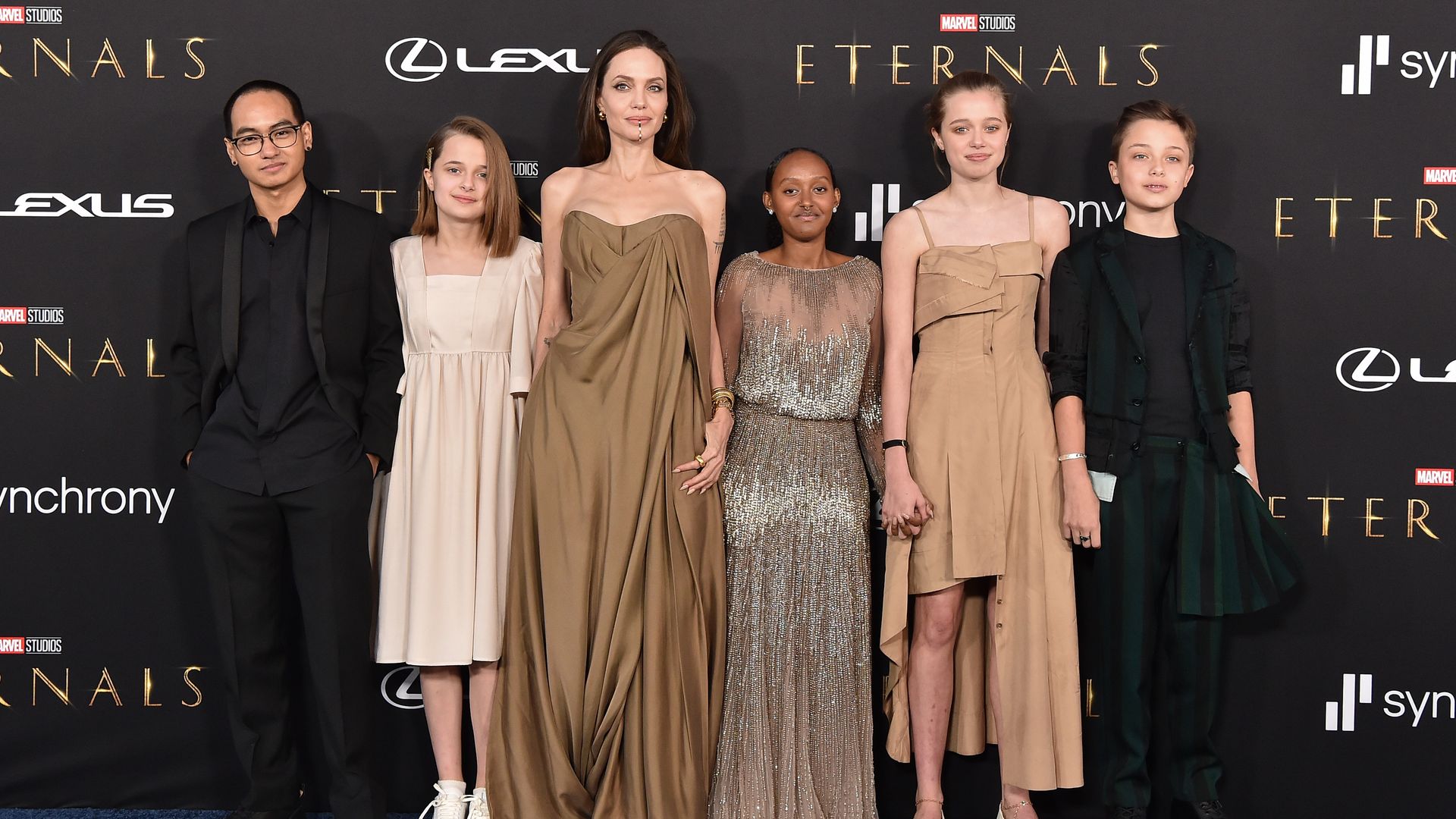 Maddox Jolie-Pitt, Vivienne Jolie-Pitt, Angelina Jolie, Zahara Jolie-Pitt, Shiloh Jolie-Pitt and Knox Jolie-Pitt attend the Los Angeles Premiere of Marvel Studios' "Eternals" on October 18, 2021 in Los Angeles, California.