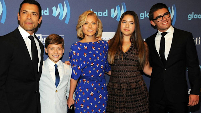 kelly ripa children family photo