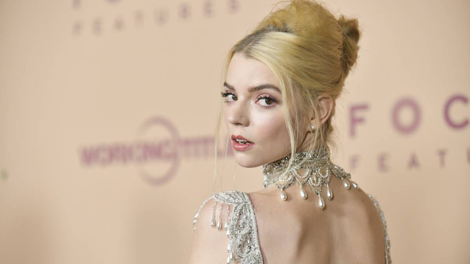 Anya Taylor-Joy's outfits in the Queen's Gambit are brilliant