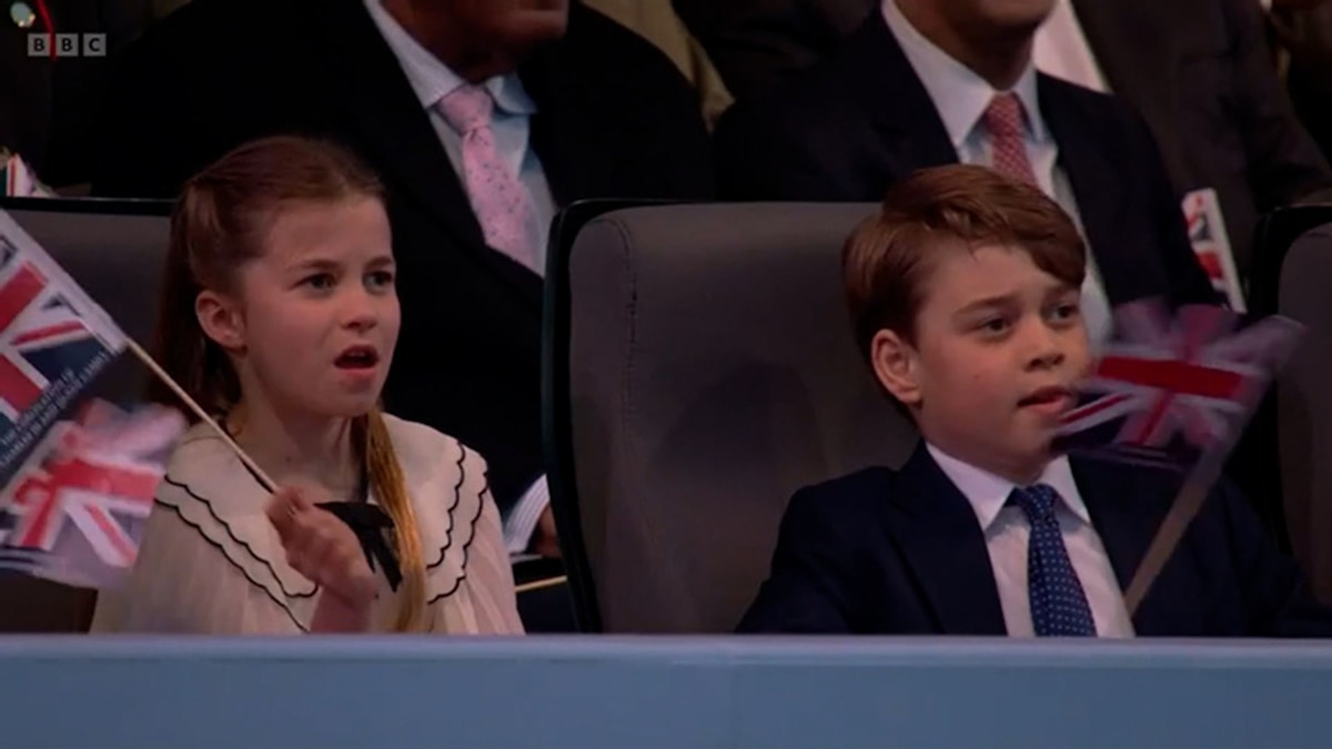 Princess Charlotte and Prince George know all the words - watch them ...