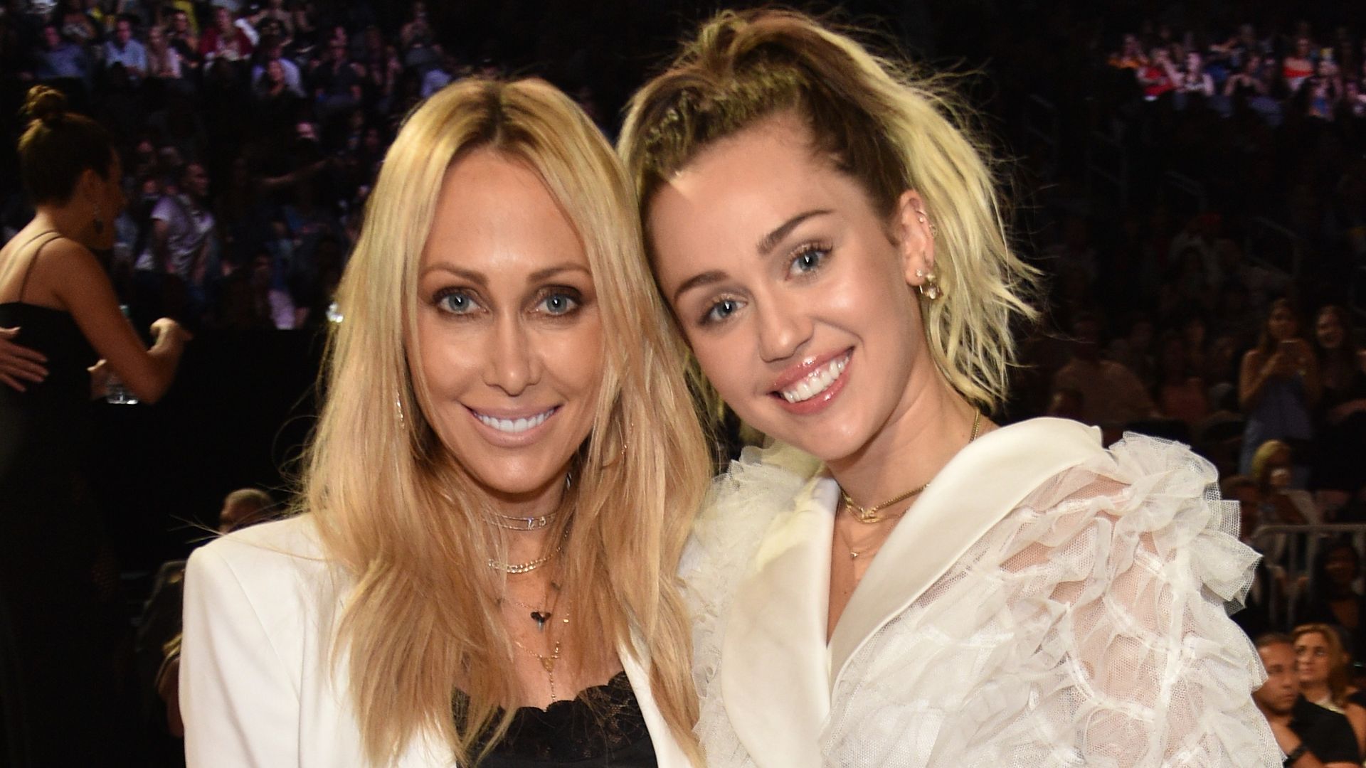 LAS VEGAS, NV - MAY 21:  Tish Cyrus (L) and recording artist Miley Cyrus attend the 2017 Billboard Music Awards at T-Mobile Arena on May 21, 2017 in Las Vegas, Nevada.  (Photo by Kevin Mazur/BBMA2017/Getty Images for dcp)