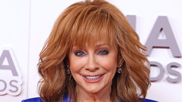 Reba attends the 56th Annual CMA Awards blue dress