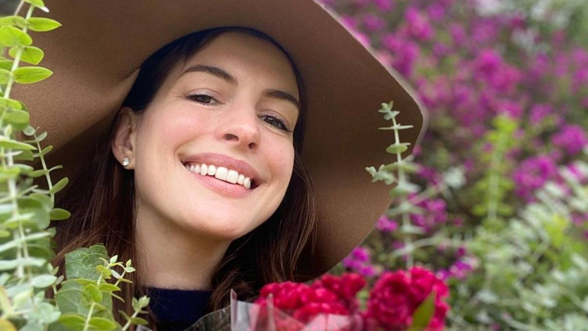 anne hathaway inside family home