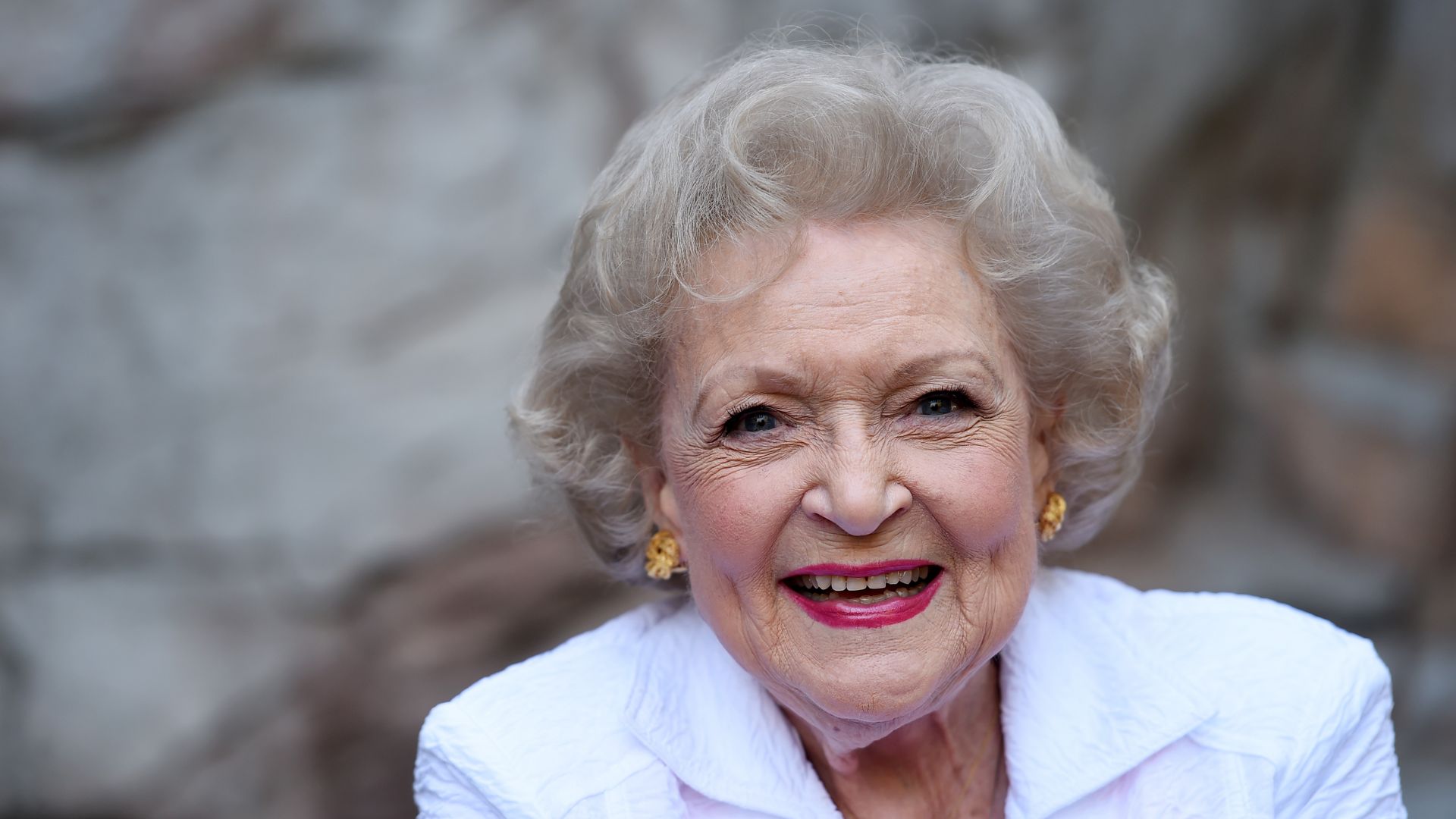 Actress Betty White attends The Greater Los Angeles Zoo Association's (GLAZA) 45th Annual Beastly Ball at the Los Angeles Zoo on June 20, 2015 in Los Angeles, California.