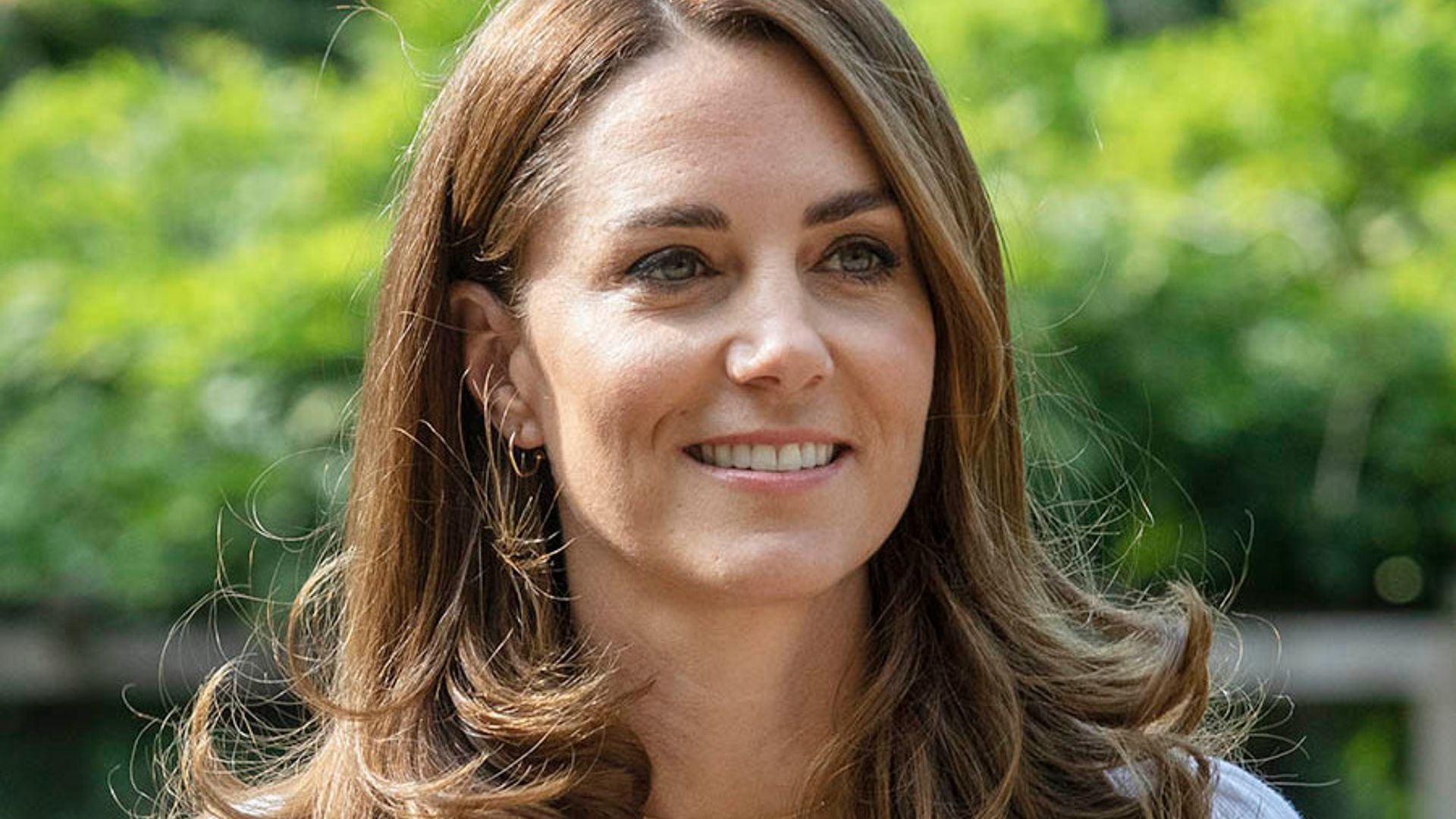 Kate Middleton shares photo as she receives first dose of the COVID-19 ...